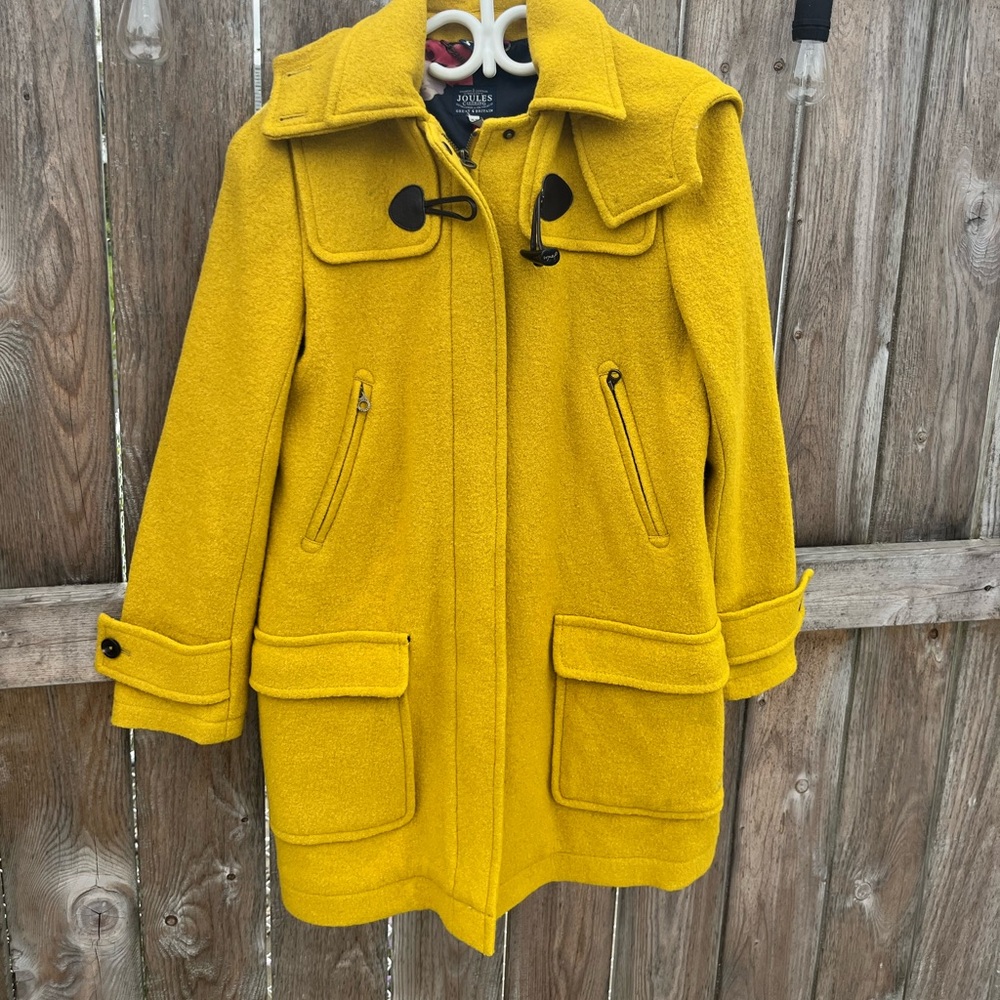 Cute mustard yellow peacoat